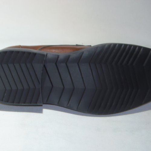 A8162-32 obuwie wyjściowe męskie