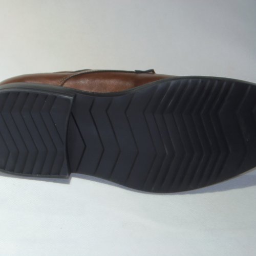 A8161-32 obuwie wyjściowe męskie